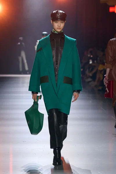 Look 37